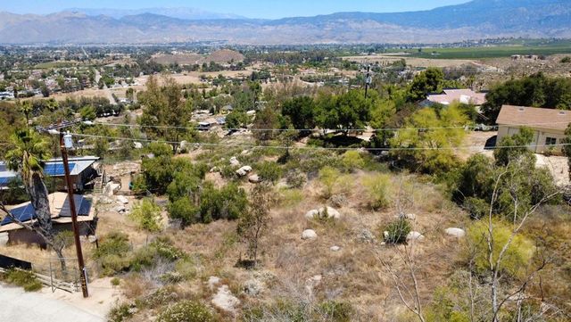 2 Vista Del Valle, Hemet, CA 92544
