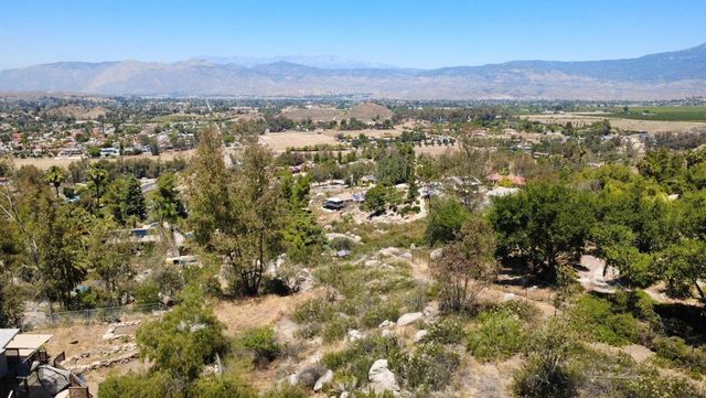 2 Vista Del Valle, Hemet, CA 92544