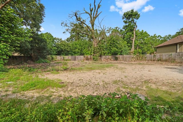 1615 Gilmore Street, Conroe, TX 77301