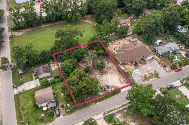 1615 Gilmore Street, Conroe, TX 77301