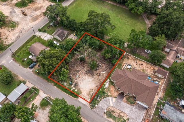 1615 Gilmore Street, Conroe, TX 77301