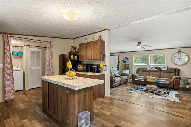 5913 N Oklahoma Trail, Granbury, TX 76048