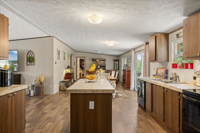 5913 N Oklahoma Trail, Granbury, TX 76048