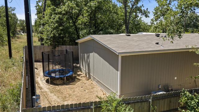 5913 N Oklahoma Trail, Granbury, TX 76048