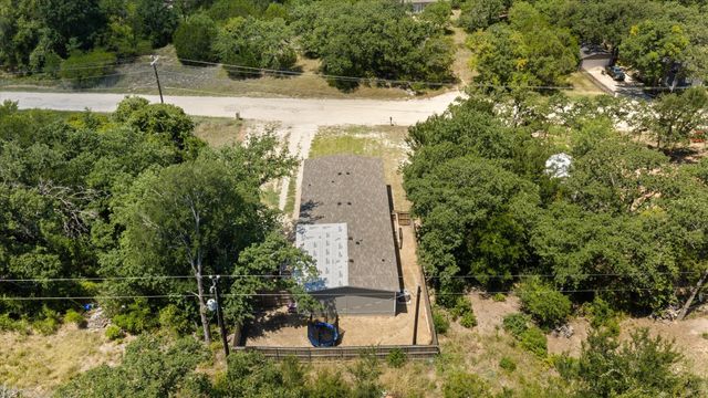 5913 N Oklahoma Trail, Granbury, TX 76048