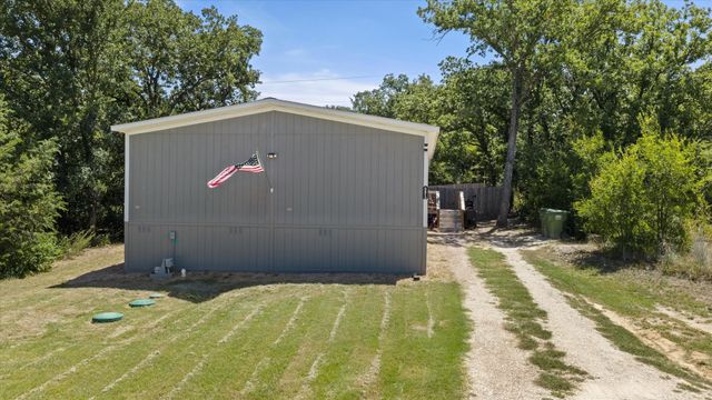 5913 N Oklahoma Trail, Granbury, TX 76048