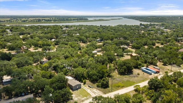 5913 N Oklahoma Trail, Granbury, TX 76048