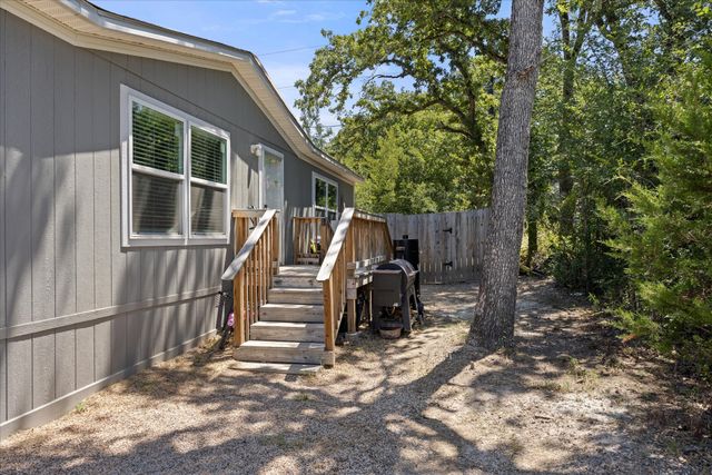 5913 N Oklahoma Trail, Granbury, TX 76048