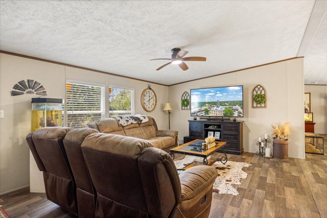 5913 N Oklahoma Trail, Granbury, TX 76048