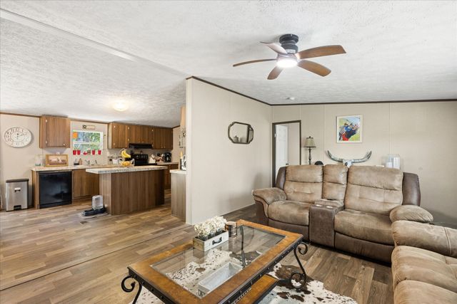 5913 N Oklahoma Trail, Granbury, TX 76048