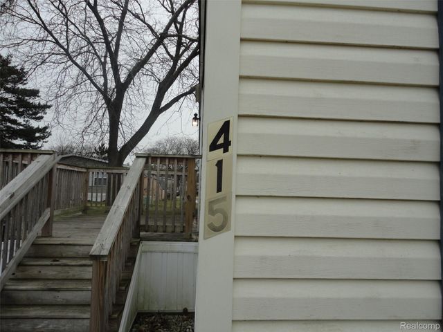 415 Midlands, Bedford Township, MI 48182
