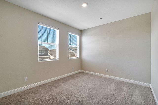 454 S Apricot Avenue, Fresno, CA 93727