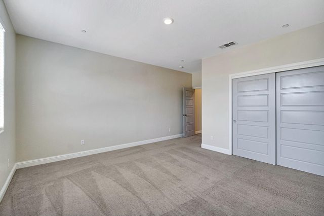 454 S Apricot Avenue, Fresno, CA 93727