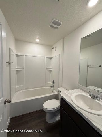 140 Nadell Avenue NW, Palm Bay, FL 32907