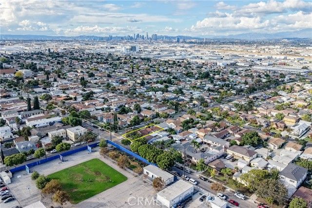 4101 E 57th St, Maywood, CA 90270