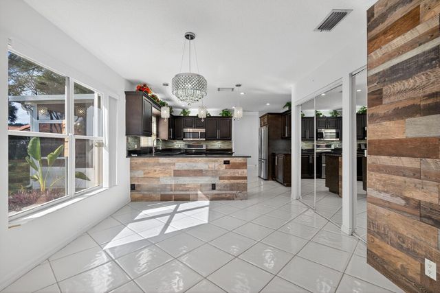 7004 Galleon Cove Circle, Riviera Beach, FL 33418