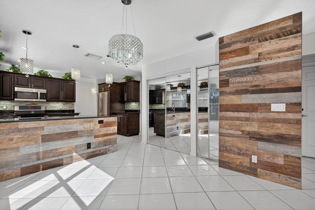 7004 Galleon Cove Circle, Riviera Beach, FL 33418