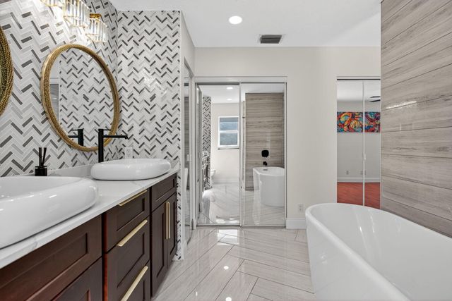 7004 Galleon Cove Circle, Riviera Beach, FL 33418