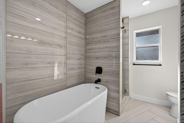 7004 Galleon Cove Circle, Riviera Beach, FL 33418