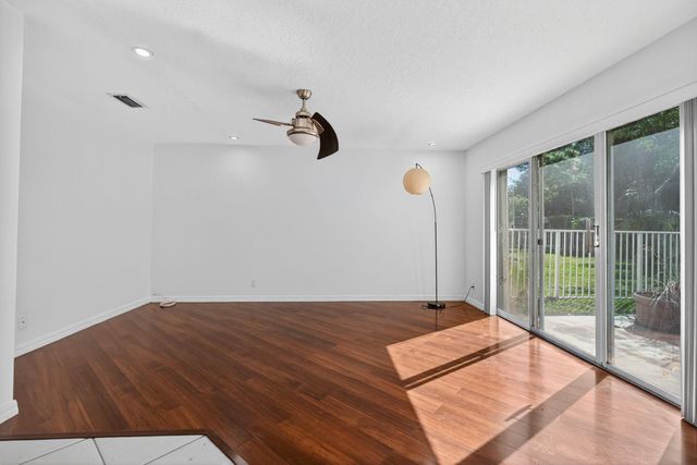 7004 Galleon Cove Circle, Riviera Beach, FL 33418