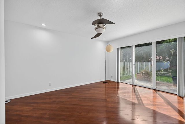 7004 Galleon Cove Circle, Riviera Beach, FL 33418