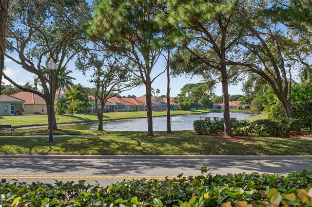 7004 Galleon Cove Circle, Riviera Beach, FL 33418