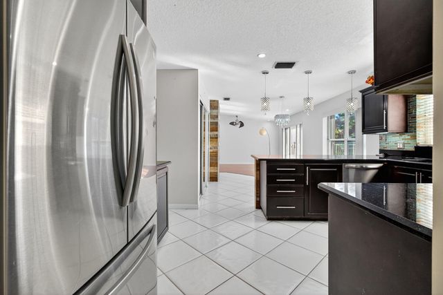 7004 Galleon Cove Circle, Riviera Beach, FL 33418