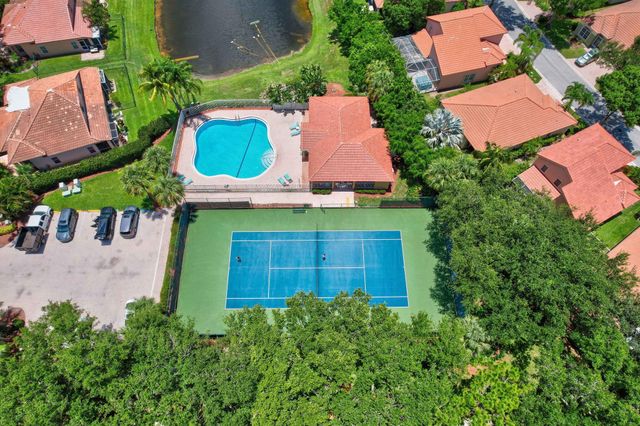 7004 Galleon Cove Circle, Riviera Beach, FL 33418
