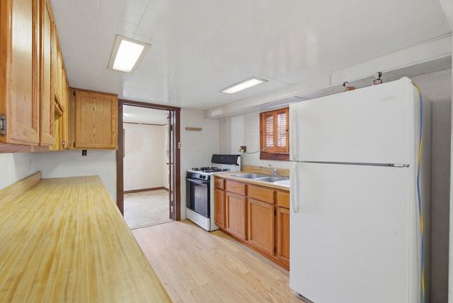 18301 Le Claire Avenue, Country Club Hills, IL 60478