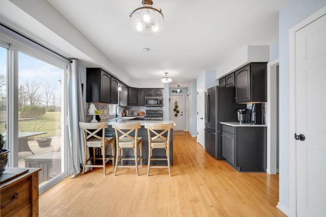 4113 Whispering Ridge PASS, Franklin, WI 53132