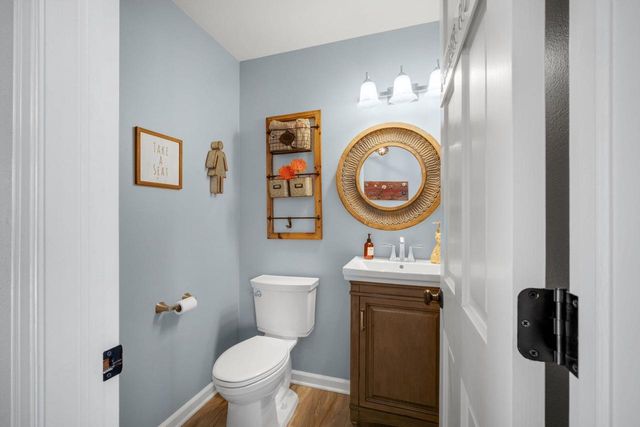 4113 Whispering Ridge PASS, Franklin, WI 53132