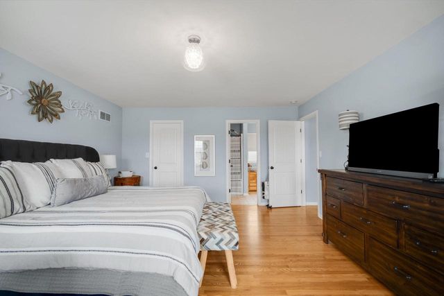 4113 Whispering Ridge PASS, Franklin, WI 53132