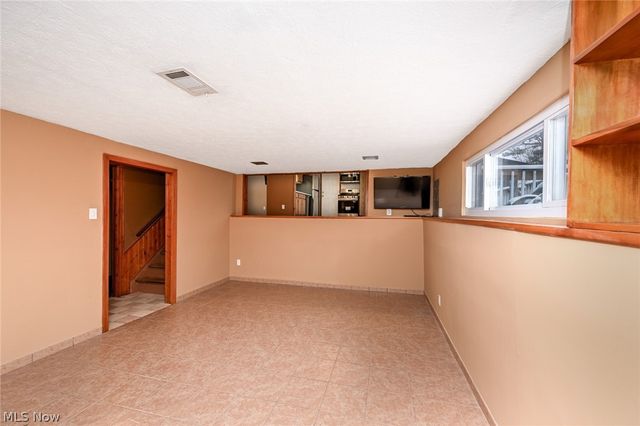 23993 Fairlawn Drive, North Olmsted, OH 44070