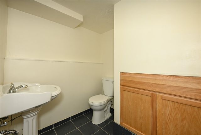 23993 Fairlawn Drive, North Olmsted, OH 44070