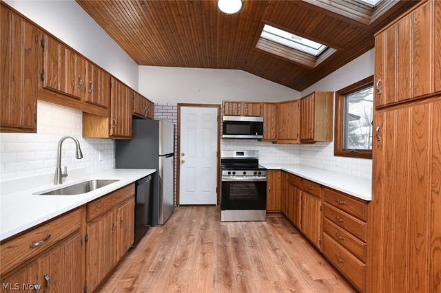 23993 Fairlawn Drive, North Olmsted, OH 44070