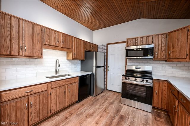 23993 Fairlawn Drive, North Olmsted, OH 44070