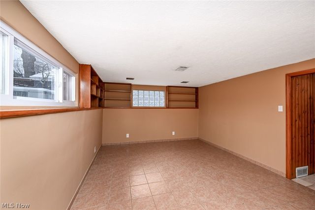 23993 Fairlawn Drive, North Olmsted, OH 44070