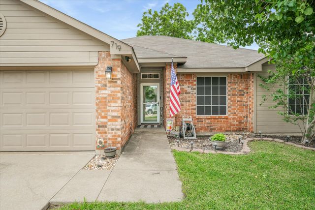 719 Stacie Lane, Seagoville, TX 75159