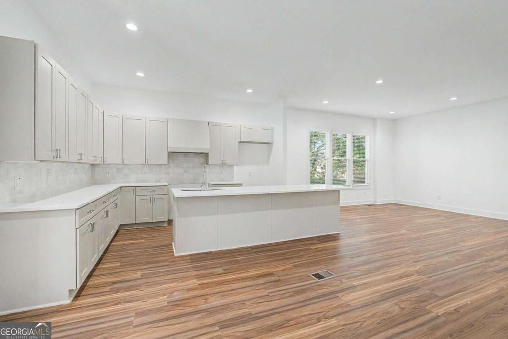1514 Mercer Avenue, Atlanta, GA 30337 — photo 3