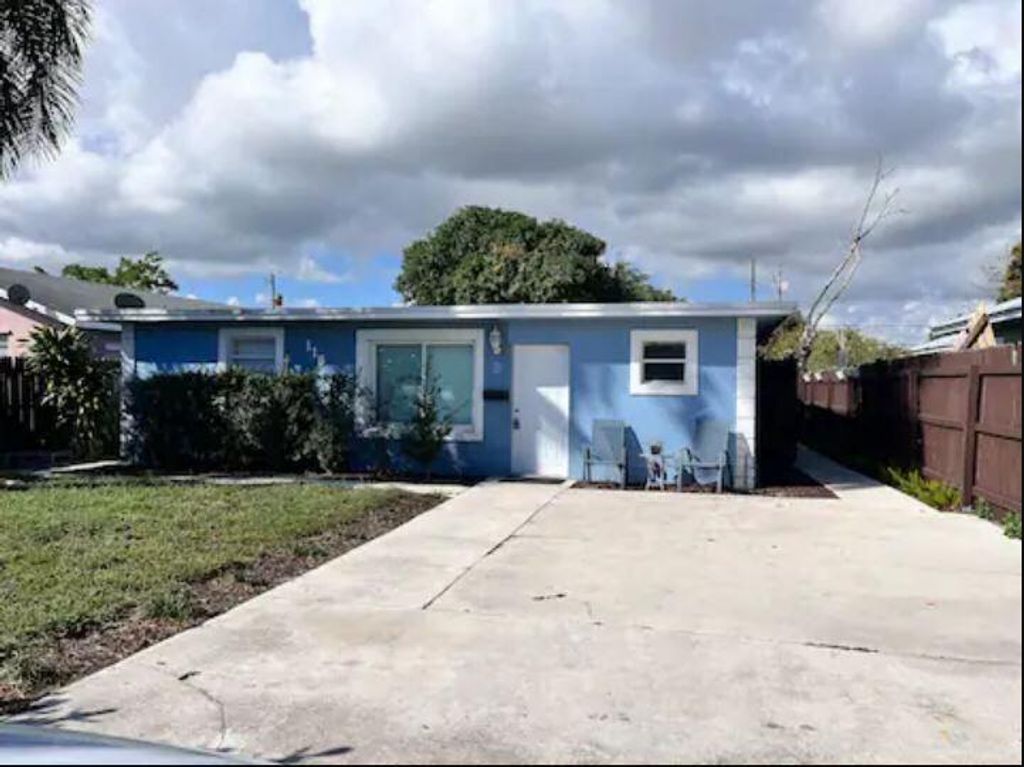 118 SW 12th Avenue, Delray Beach, FL 33444