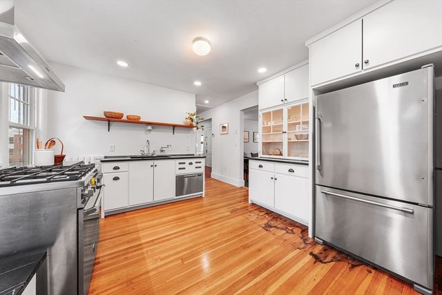 79 Bedford St 79, Lexington, MA 02420
