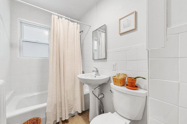 79 Bedford St 79, Lexington, MA 02420