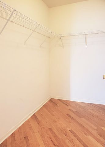 1914 Crenshaw Circle, Vernon Hills, IL 60061