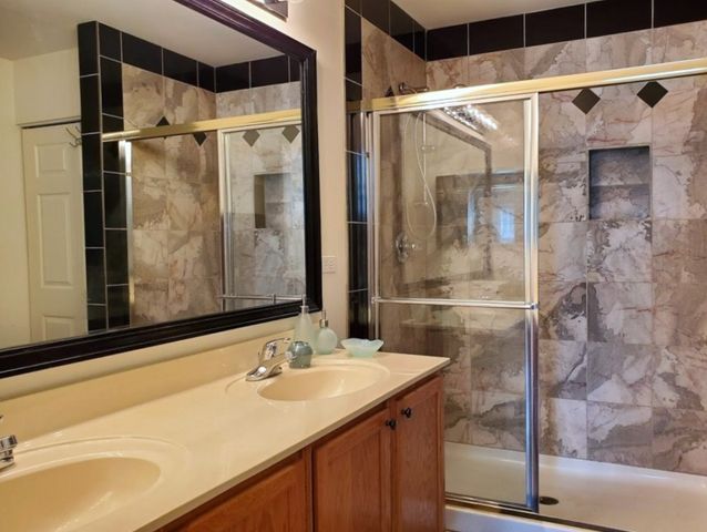 1914 Crenshaw Circle, Vernon Hills, IL 60061