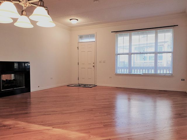 1914 Crenshaw Circle, Vernon Hills, IL 60061