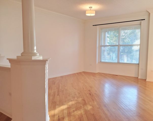 1914 Crenshaw Circle, Vernon Hills, IL 60061