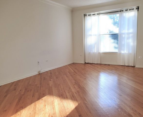 1914 Crenshaw Circle, Vernon Hills, IL 60061