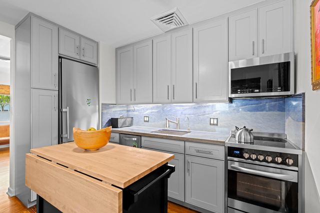 3221 Liddy Avenue, West Palm Beach, FL 33407