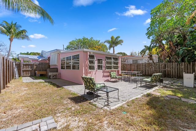 3221 Liddy Avenue, West Palm Beach, FL 33407