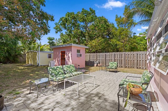 3221 Liddy Avenue, West Palm Beach, FL 33407